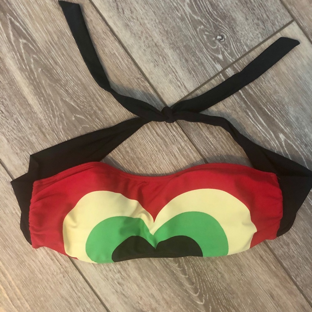 Strapless bathing suit top